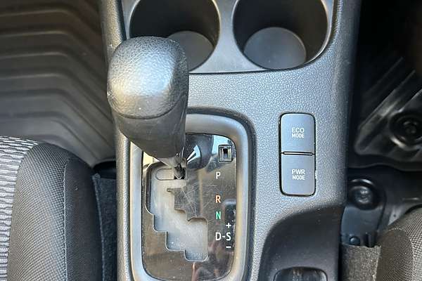 2017 Toyota Hilux Workmate TGN121R Rear Wheel Drive