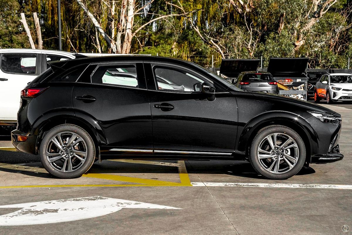 2025 Mazda CX-3 G20 Akari DK