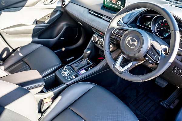 2025 Mazda CX-3 G20 Akari DK
