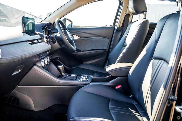 2025 Mazda CX-3 G20 Akari DK