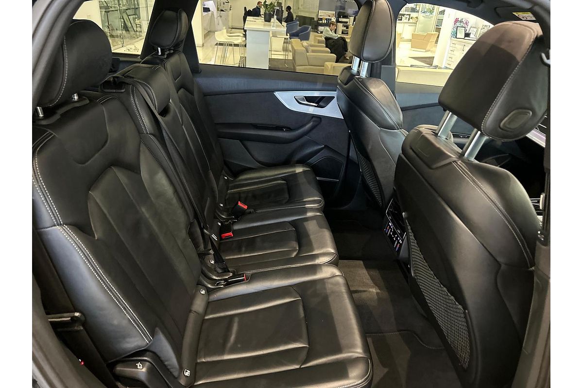 2023 Audi Q7 55 TFSI S line 4M