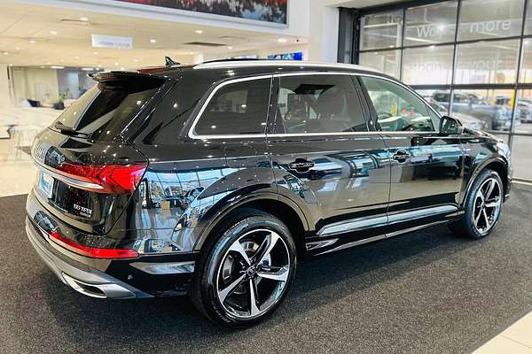 2023 Audi Q7 55 TFSI S line 4M