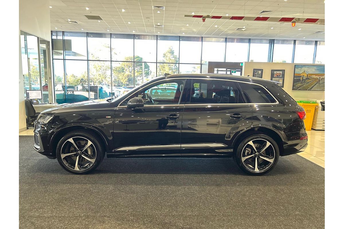2023 Audi Q7 55 TFSI S line 4M