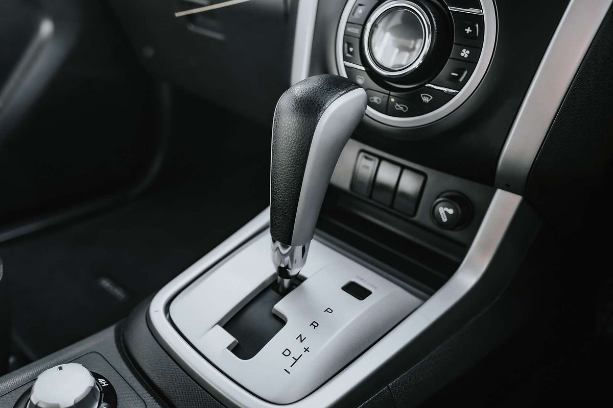 2015 Isuzu MU-X LS-T