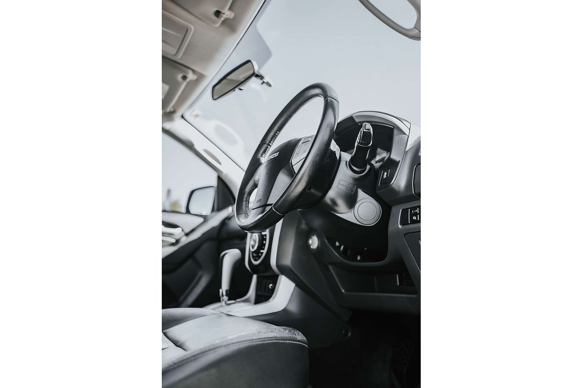 2015 Isuzu MU-X LS-T