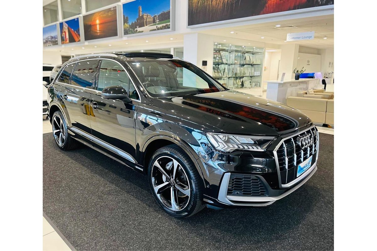 2023 Audi Q7 55 TFSI S line 4M
