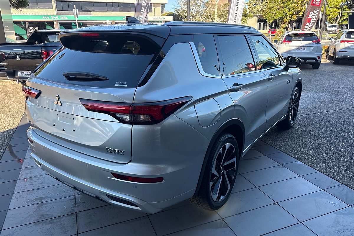 2024 Mitsubishi Outlander PHEV Exceed Tourer ZM