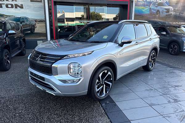 2024 Mitsubishi Outlander PHEV Exceed Tourer ZM