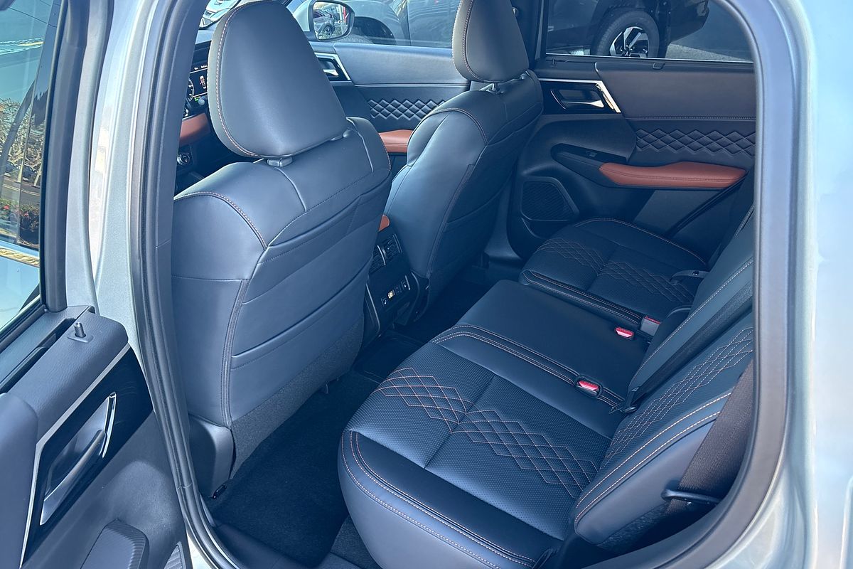 2024 Mitsubishi Outlander PHEV Exceed Tourer ZM