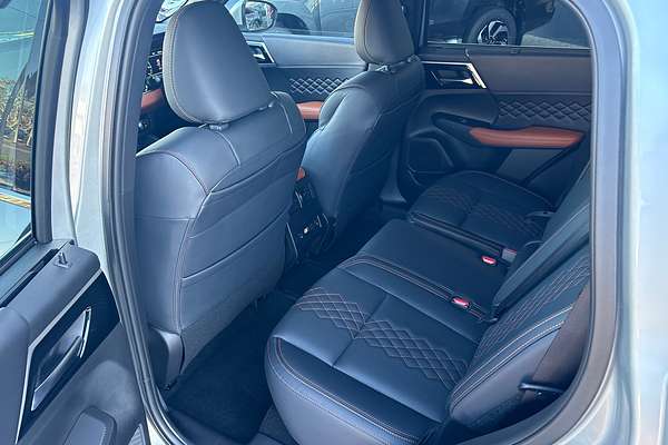2024 Mitsubishi Outlander PHEV Exceed Tourer ZM