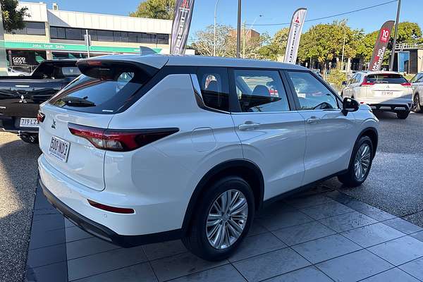 2024 Mitsubishi Outlander ES ZM