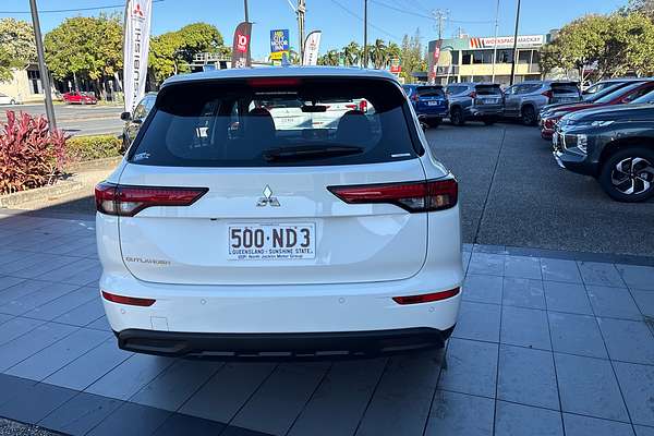 2024 Mitsubishi Outlander ES ZM