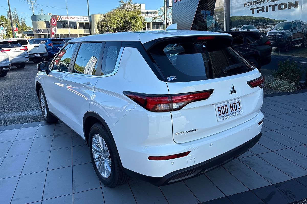 2024 Mitsubishi Outlander ES ZM