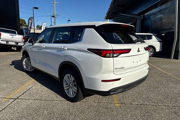 2024 Mitsubishi Outlander PHEV ES ZM