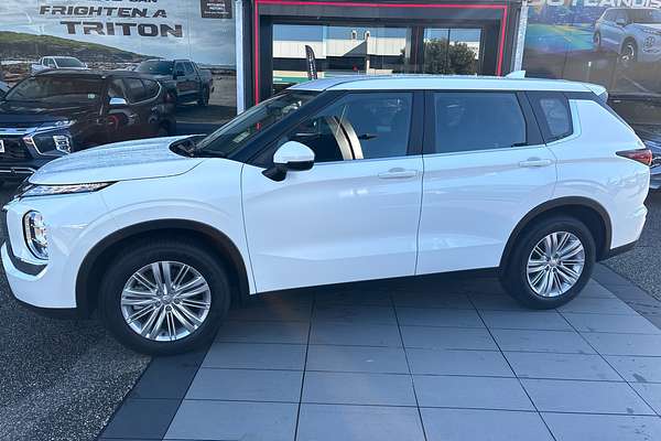 2024 Mitsubishi Outlander ES ZM