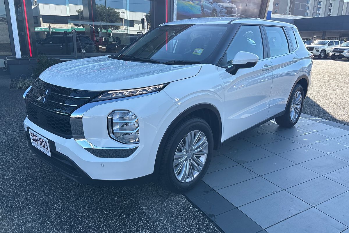 2024 Mitsubishi Outlander ES ZM
