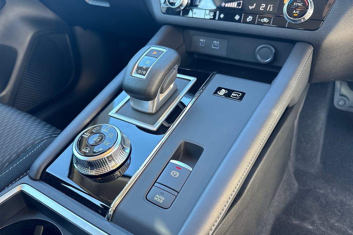 2024 Mitsubishi Outlander PHEV ES ZM