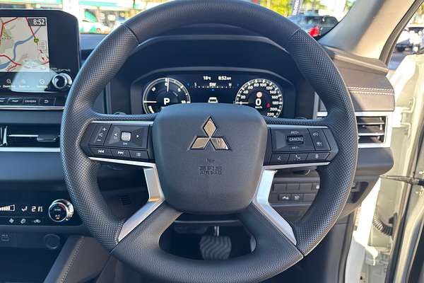 2024 Mitsubishi Outlander PHEV ES ZM