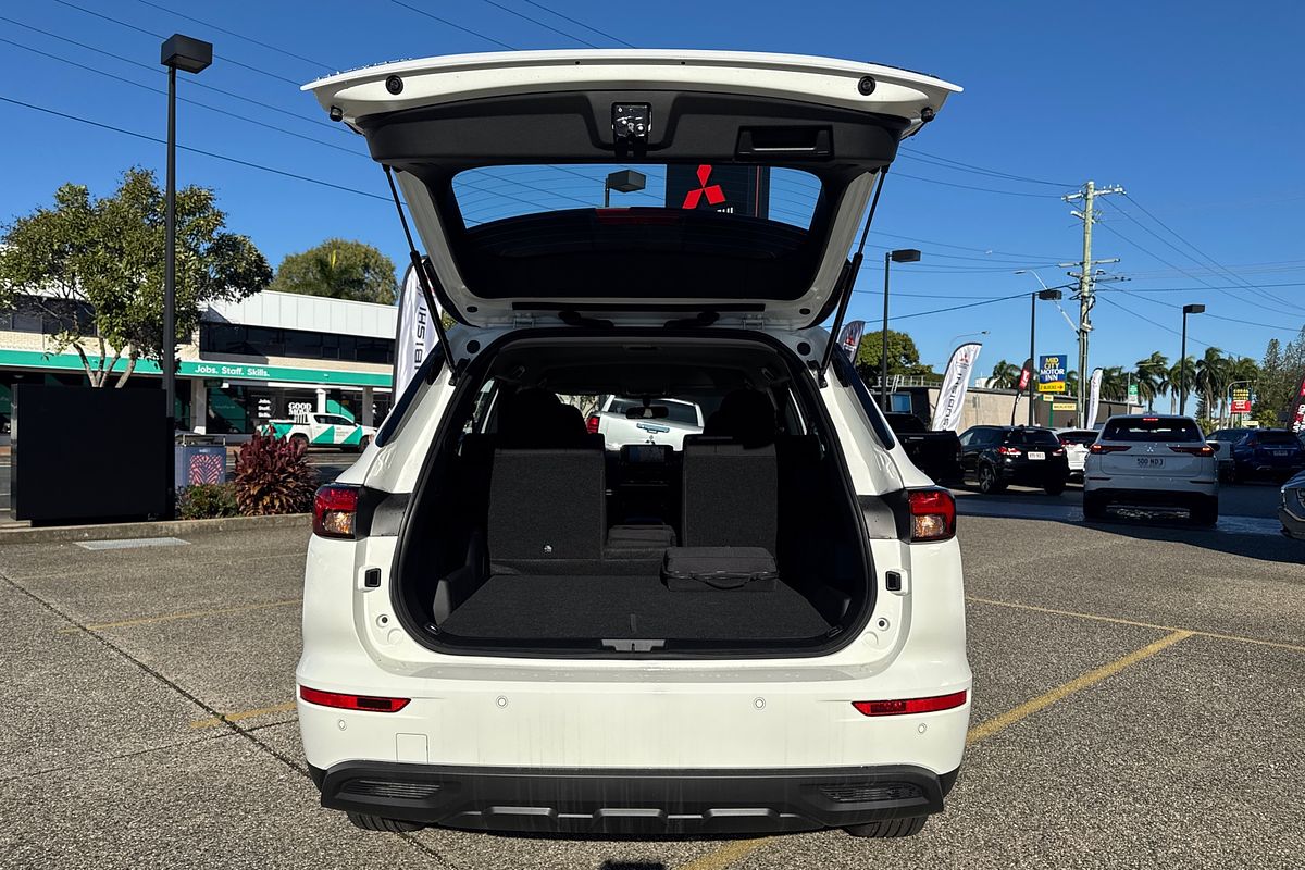 2024 Mitsubishi Outlander PHEV ES ZM