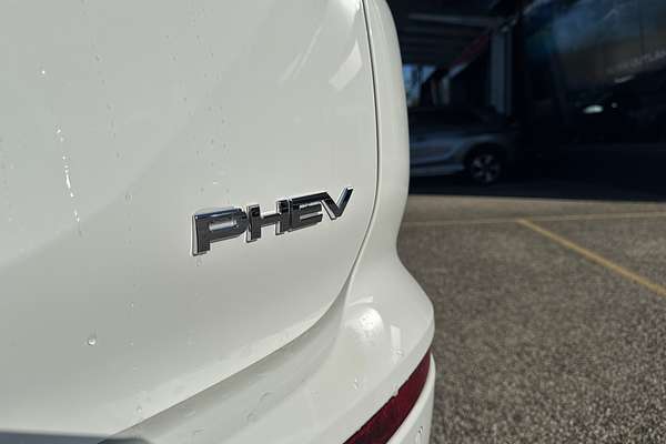 2024 Mitsubishi Outlander PHEV ES ZM