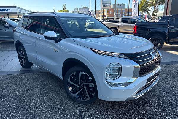2024 Mitsubishi Outlander PHEV Exceed ZM