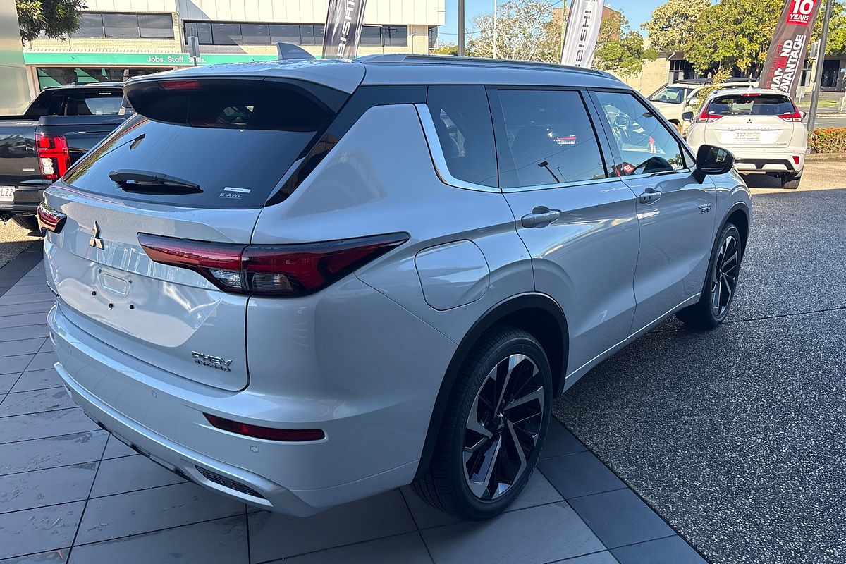 2024 Mitsubishi Outlander PHEV Exceed ZM