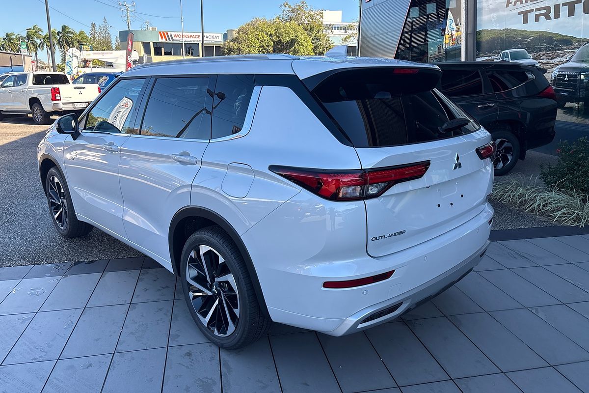 2024 Mitsubishi Outlander PHEV Exceed ZM