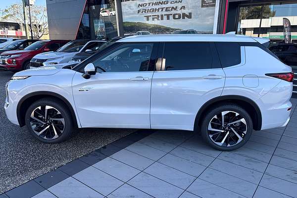 2024 Mitsubishi Outlander PHEV Exceed ZM