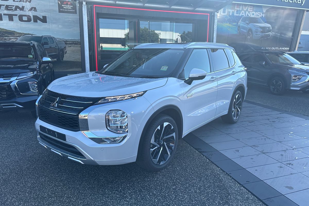 2024 Mitsubishi Outlander PHEV Exceed ZM