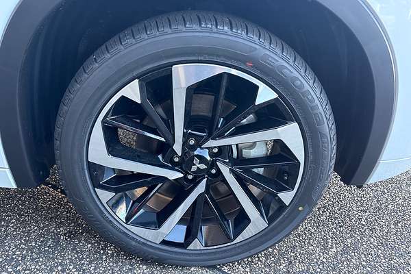 2024 Mitsubishi Outlander PHEV Exceed ZM