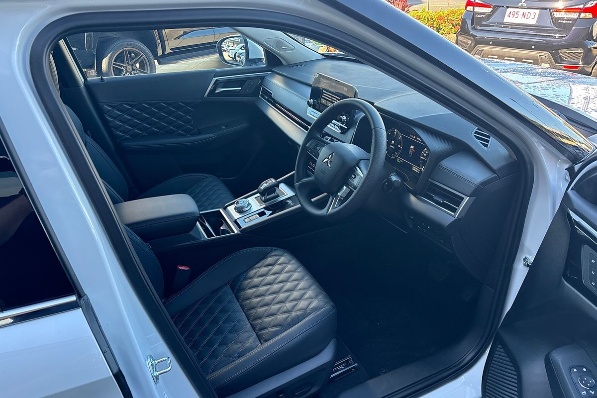 2024 Mitsubishi Outlander PHEV Exceed ZM