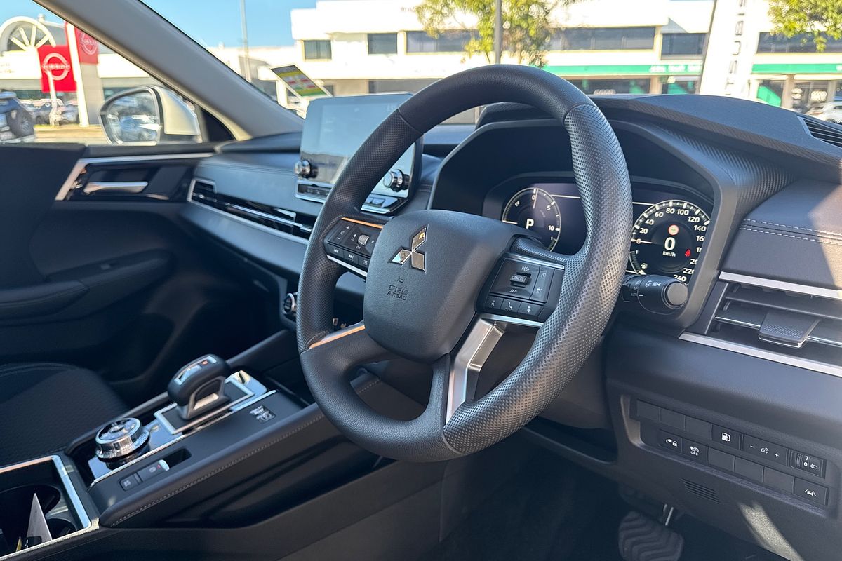 2024 Mitsubishi Outlander PHEV ES ZM