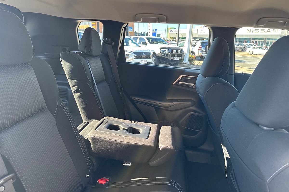 2024 Mitsubishi Outlander PHEV ES ZM