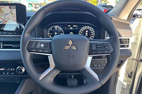 2024 Mitsubishi Outlander PHEV ES ZM