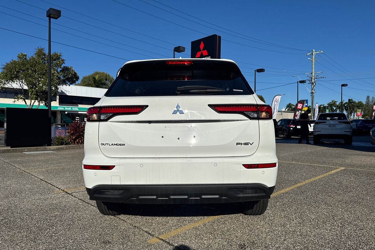 2024 Mitsubishi Outlander PHEV ES ZM
