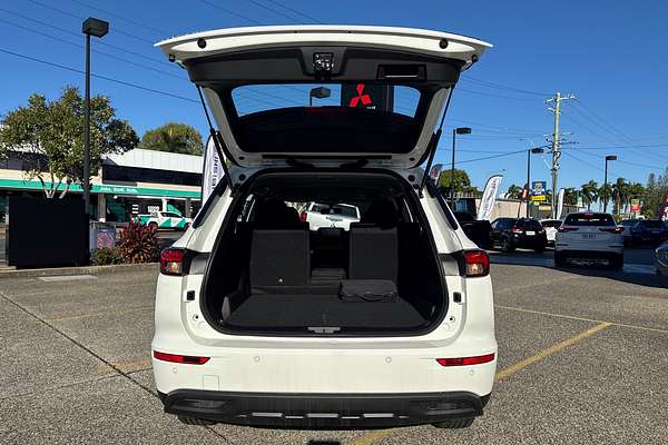 2024 Mitsubishi Outlander PHEV ES ZM