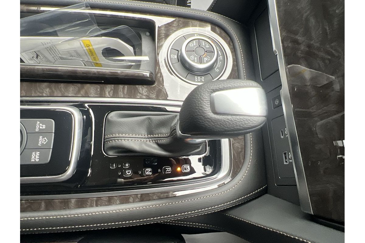 2025 Nissan Y62