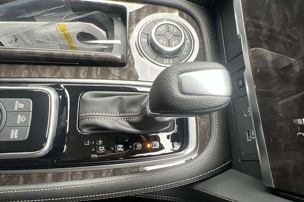 2025 Nissan Y62