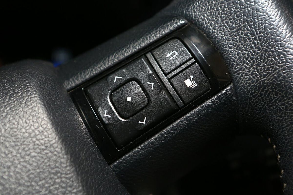 2017 Toyota Hilux SR5 GUN126R 4X4