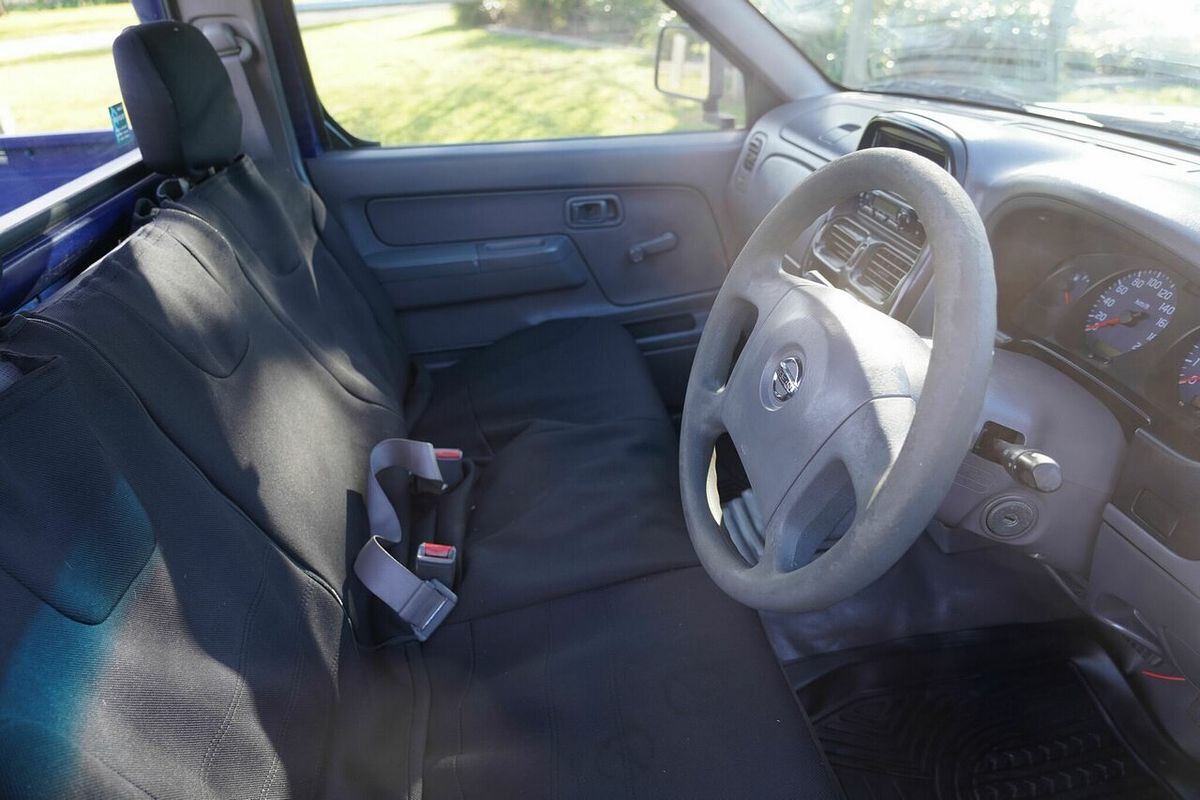 2005 Nissan Navara DX D22 Rear Wheel Drive