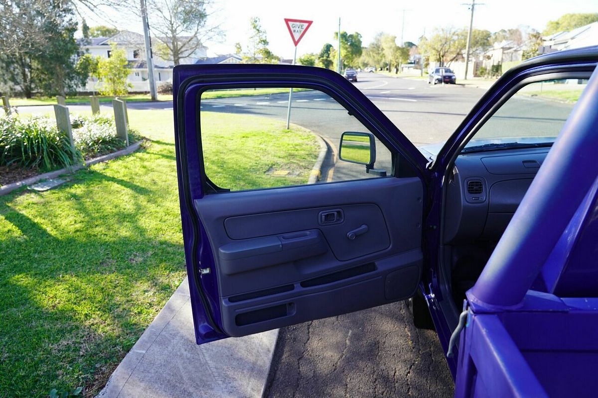 2005 Nissan Navara DX D22 Rear Wheel Drive