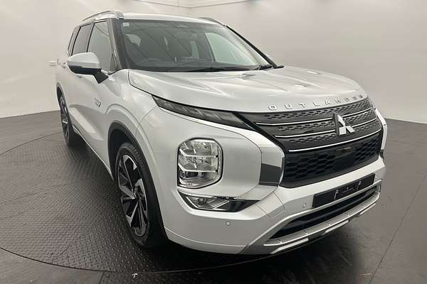 2022 Mitsubishi Outlander PHEV Exceed ZM