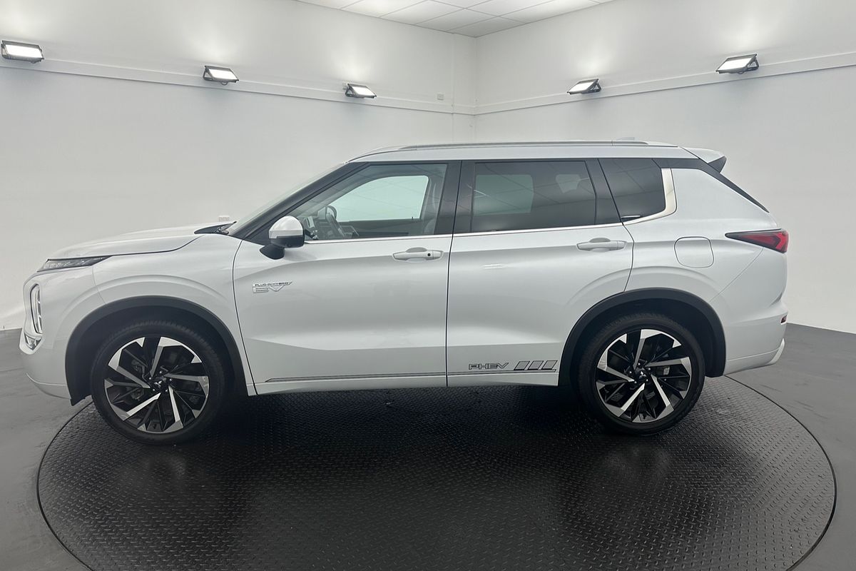 2022 Mitsubishi Outlander PHEV Exceed ZM