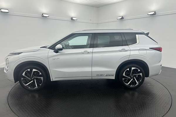 2022 Mitsubishi Outlander PHEV Exceed ZM