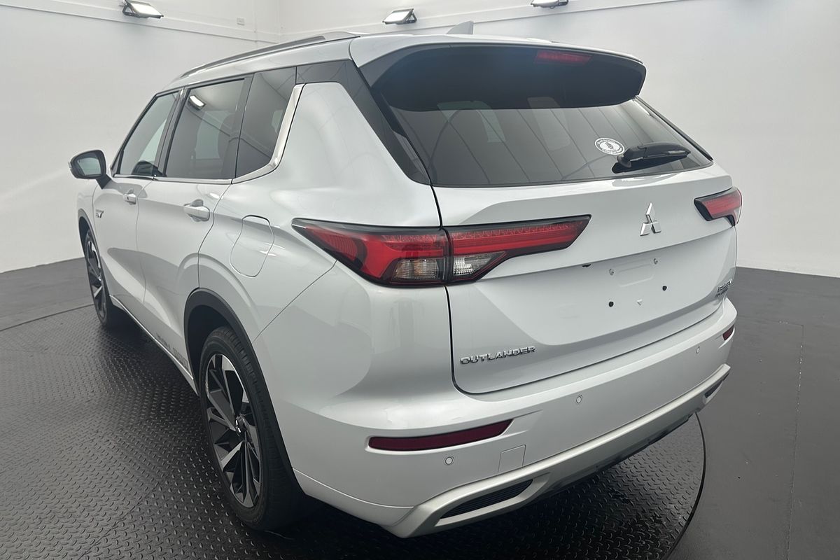 2022 Mitsubishi Outlander PHEV Exceed ZM