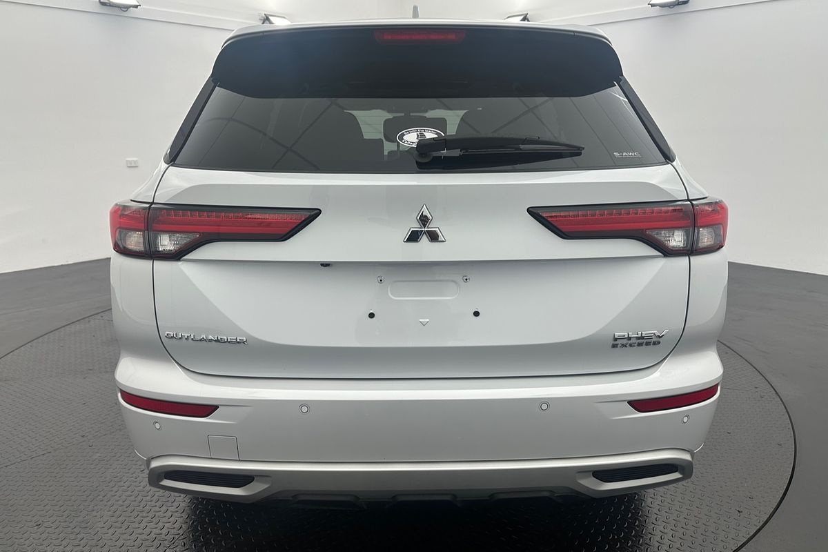 2022 Mitsubishi Outlander PHEV Exceed ZM