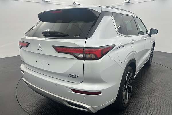 2022 Mitsubishi Outlander PHEV Exceed ZM