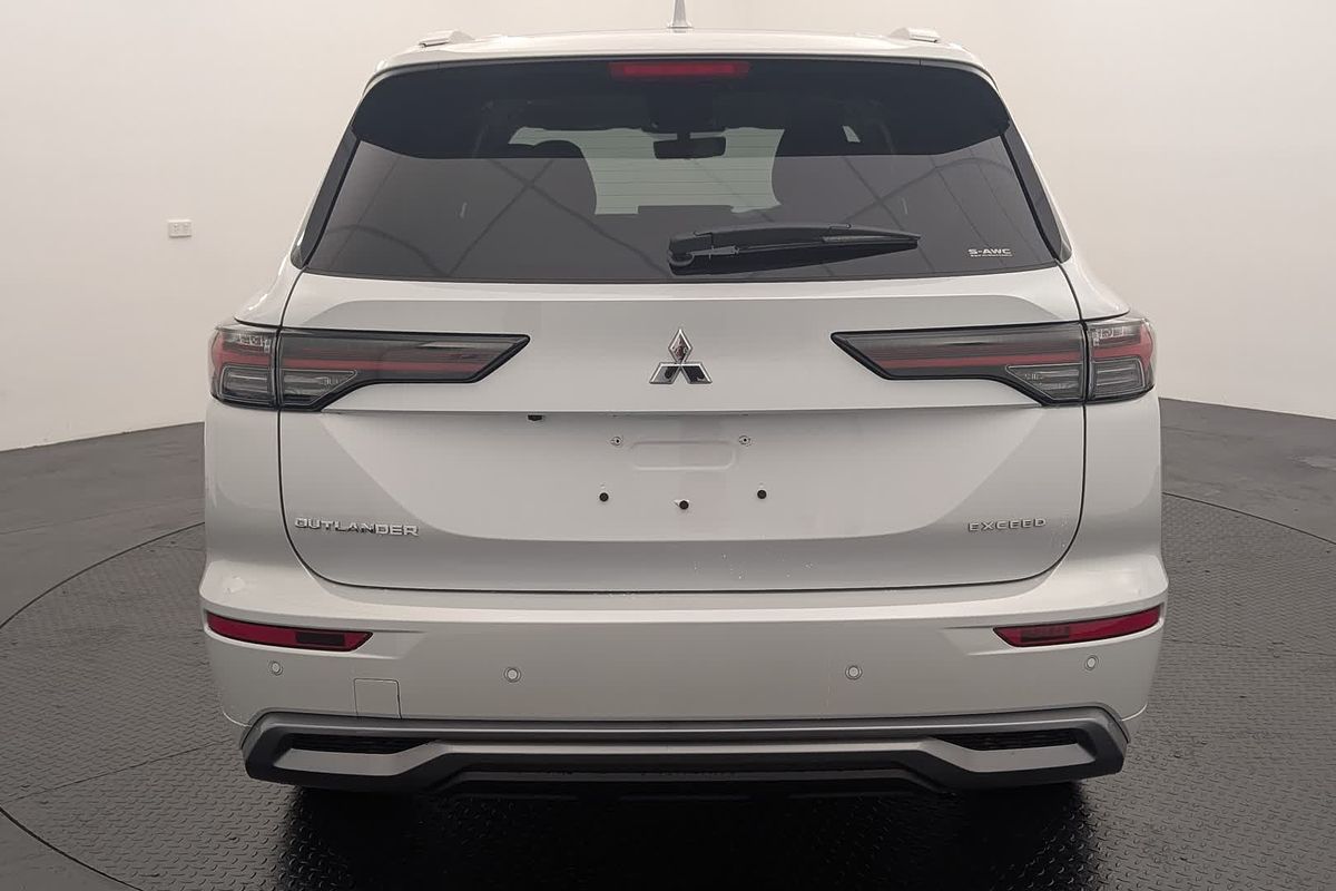 2025 Mitsubishi Outlander Exceed ZM