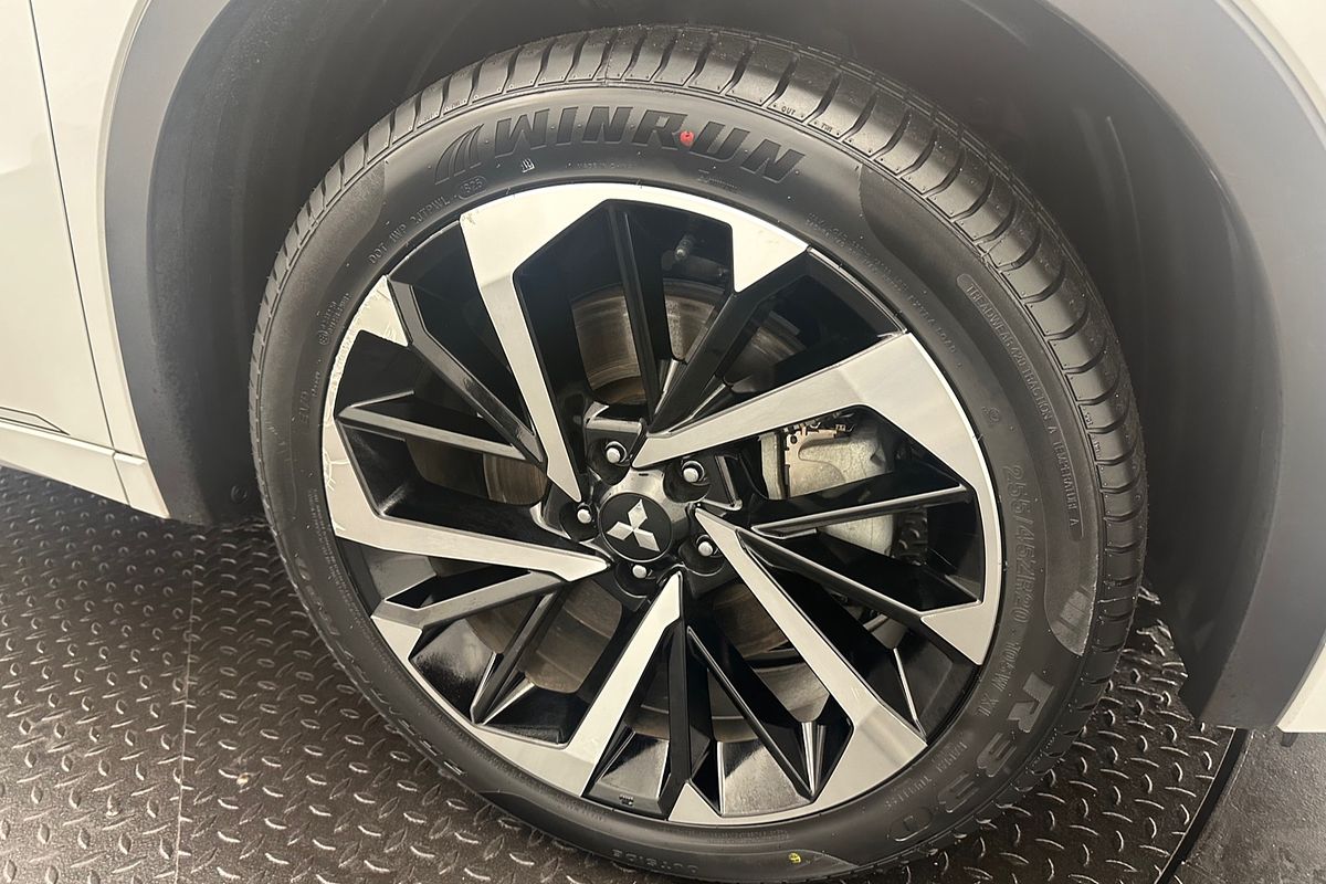 2022 Mitsubishi Outlander PHEV Exceed ZM