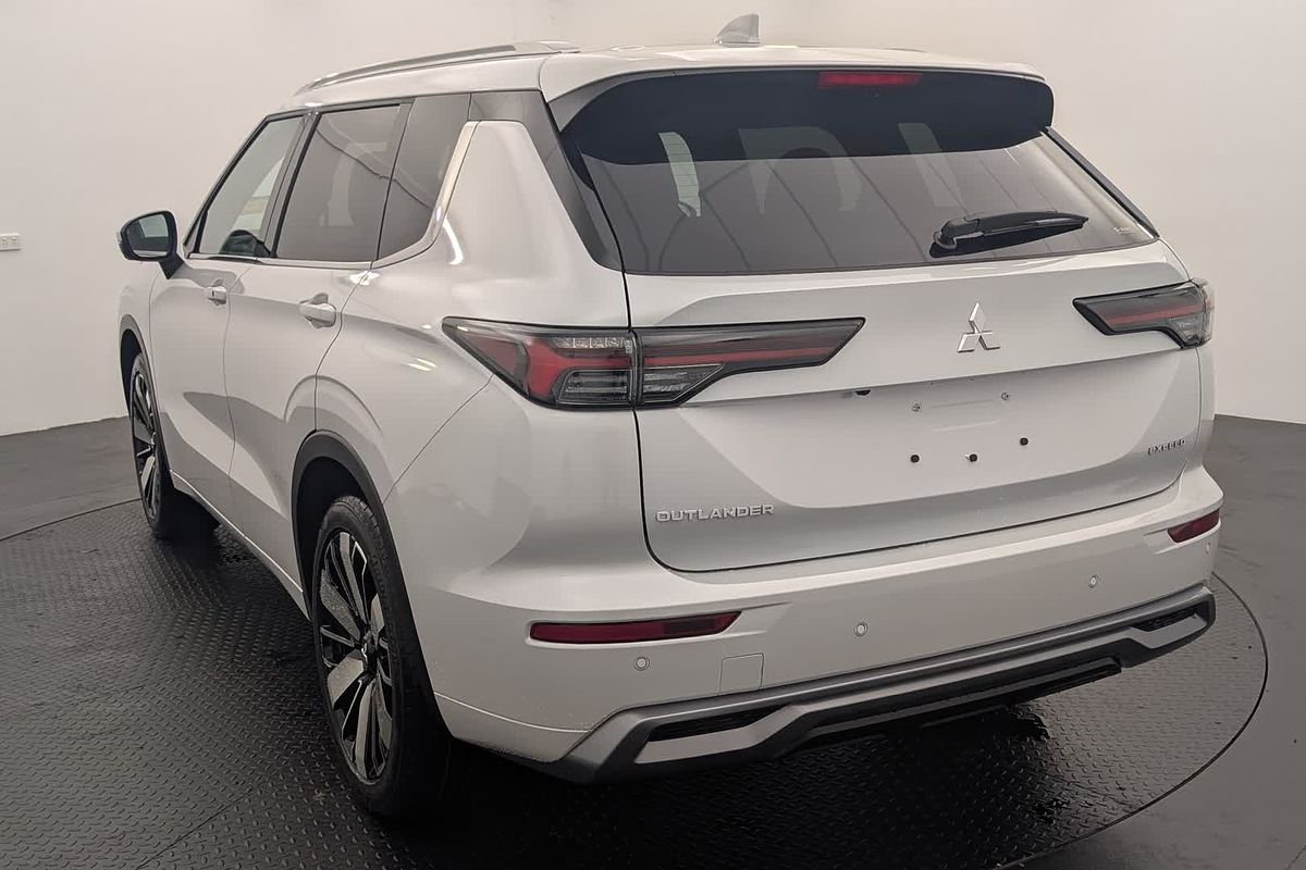 2025 Mitsubishi Outlander Exceed ZM